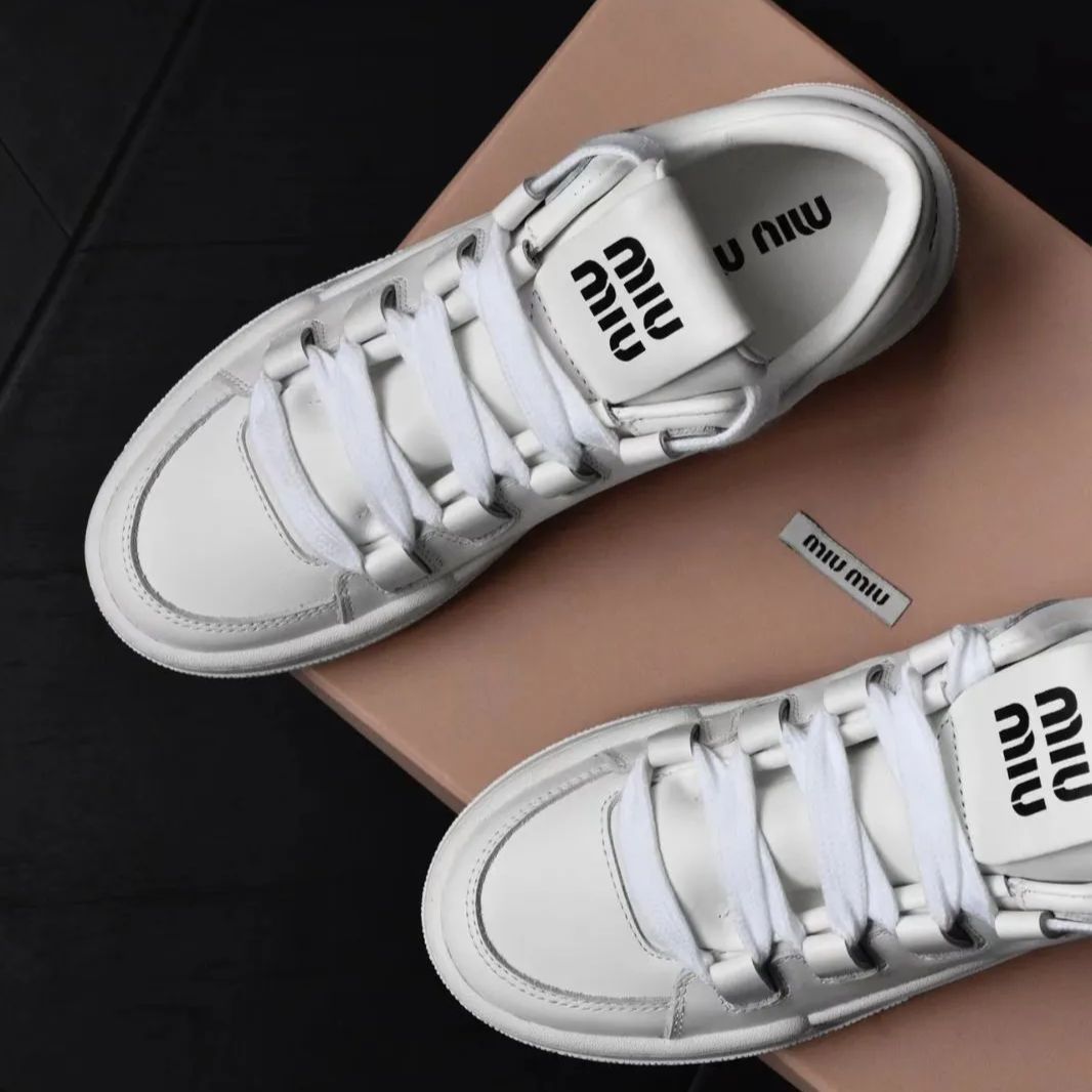 大人気 MIUMIU ミュウミュウ レディース ファッション スニーカー