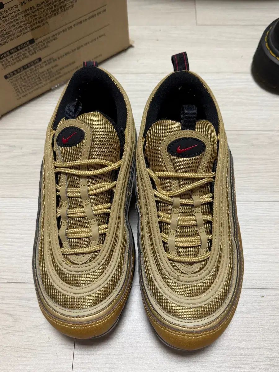 ナイキ エア ヴェイパーマックス97 メタリック GOLD AJ 7291-700