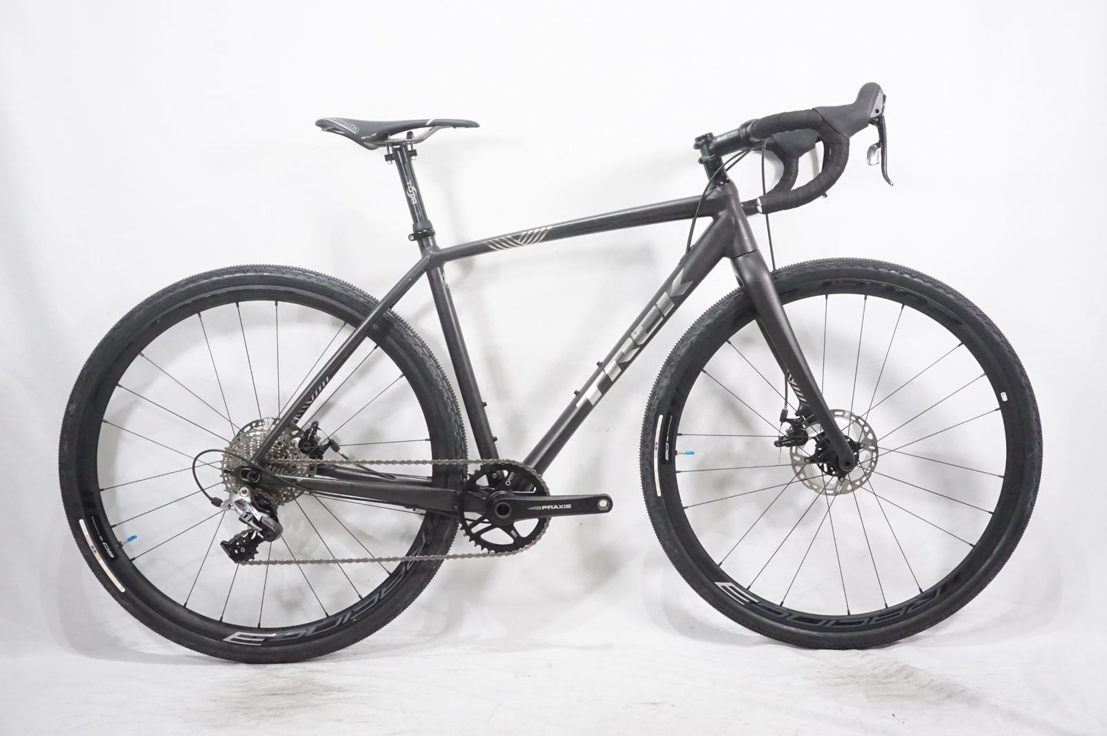 TREK トレック 5 DISC 2019年モデル ロードバイク バイチャリAKIBA店