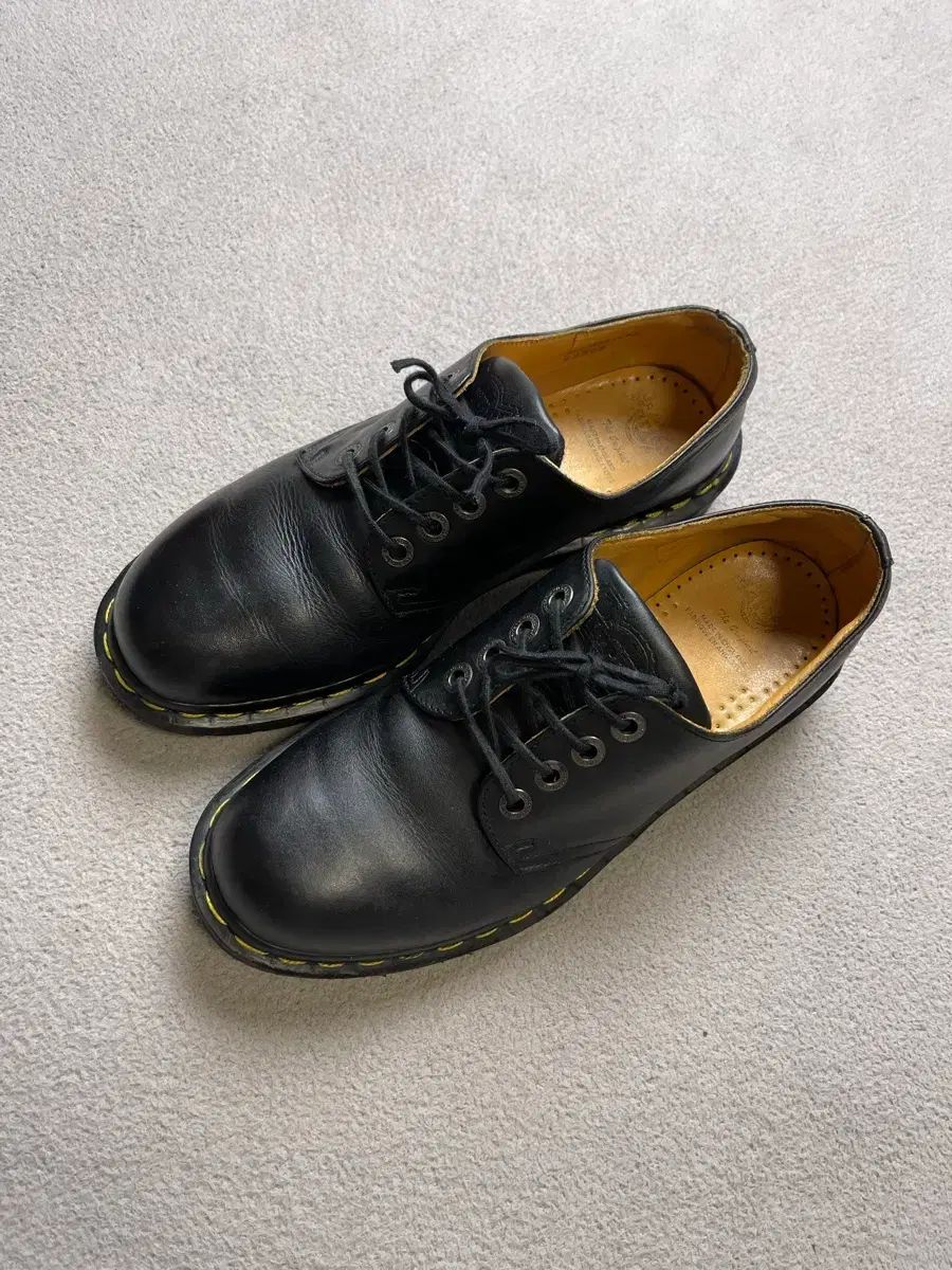 9 VTG ENGLAND DR. MARTENS ドクターマーチン 9222 4ホール -270-275