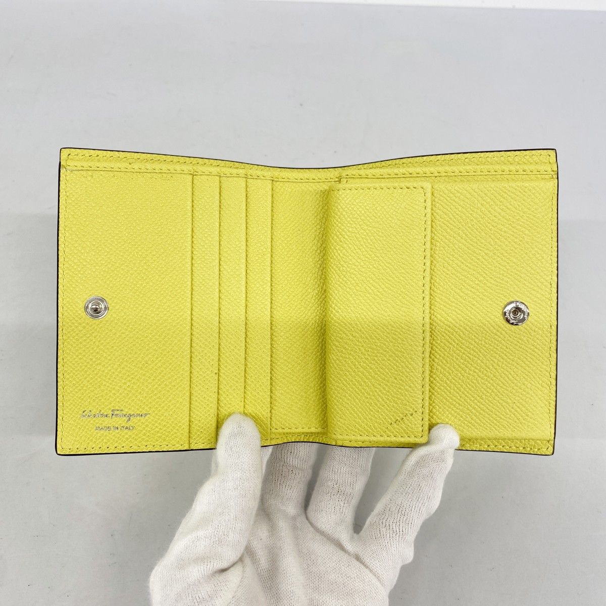 5oe5967】サルヴァトーレフェラガモ 財布 ガンチーニ レザー イエロー