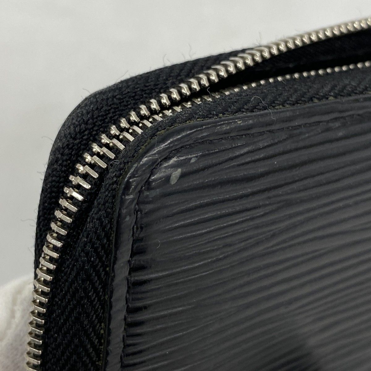 5oe6043】ルイヴィトン コインケース エピ ジッピーコインパース