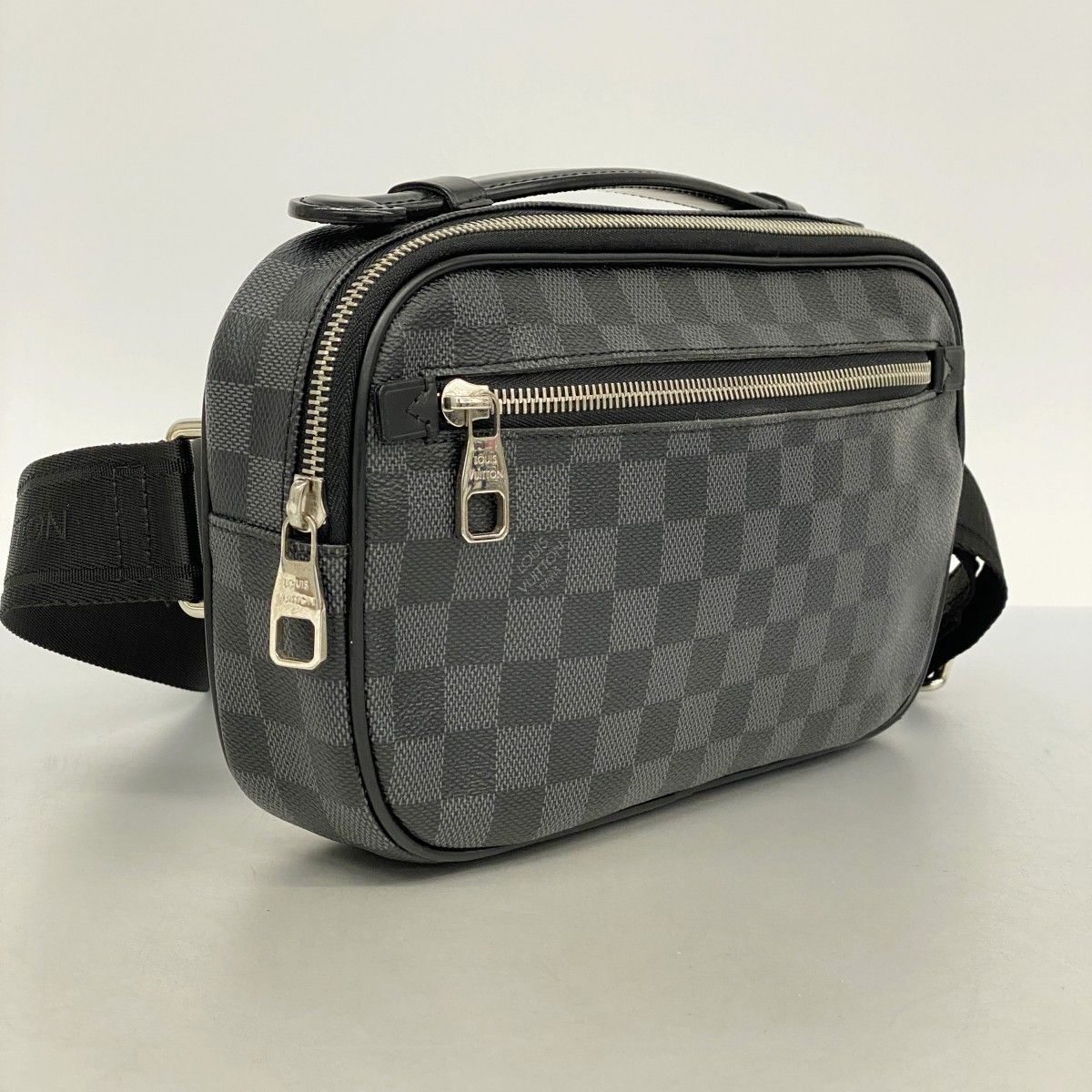 5 oe 6065 ルイヴィトン ボディバッグ ダミエ グラフィット アンブレ―ル N 41289 ブラック メンズ