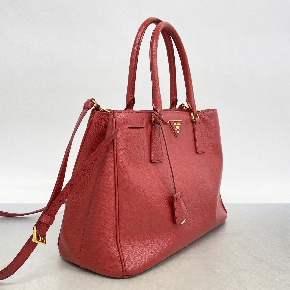 5oe6076】プラダ ハンドバッグ サフィアーノ レザー レッド ゴールド