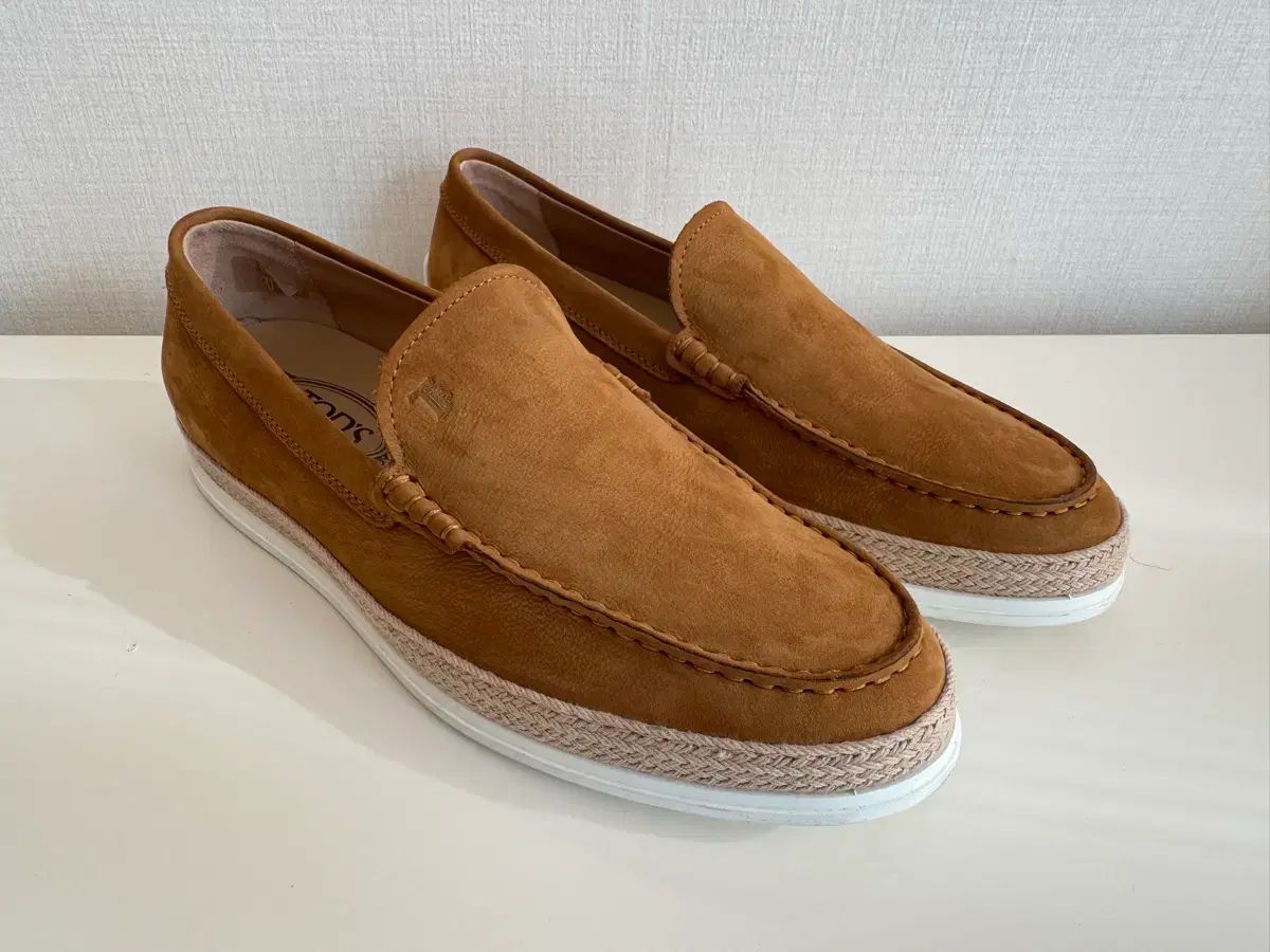 トッズ タン スウェード ローファー 6 5