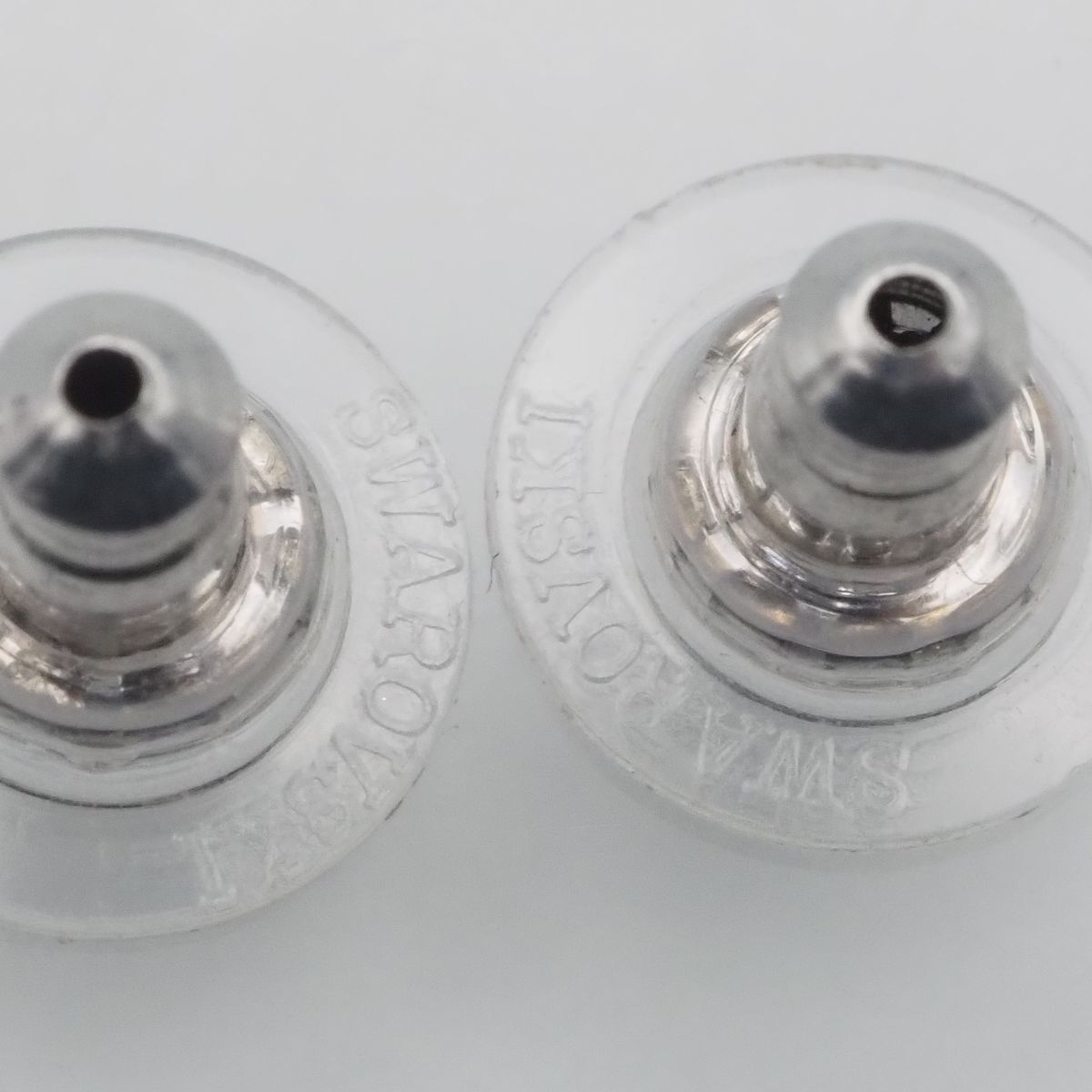 J596 スワロフスキー SWAROVSKI ピアス フープ パープル系カラー