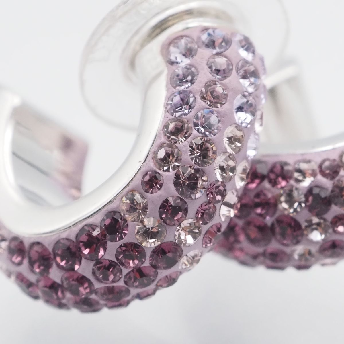 J596 スワロフスキー SWAROVSKI ピアス フープ パープル系カラー