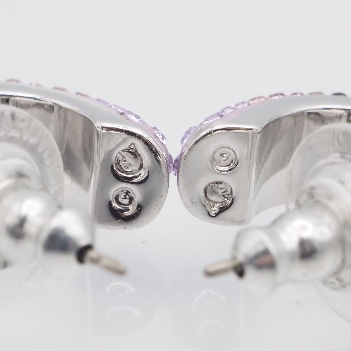 J596 スワロフスキー SWAROVSKI ピアス フープ パープル系カラー