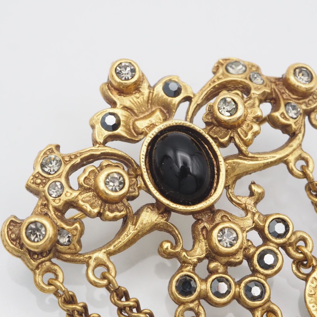 J268 ブローチ オニキス風 フラワー コイン チェーン ゴールド
