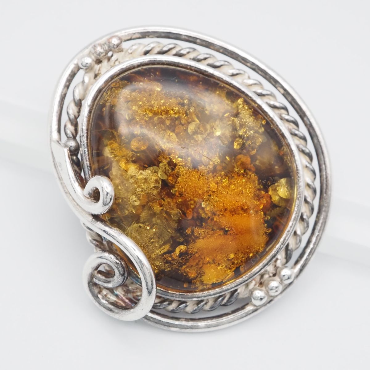 J 669 琥珀 コハク アンバー ブローチ デザイン シルバー ヴィンテージ