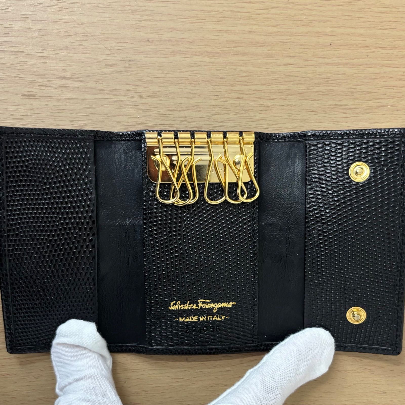 ▪️【未使用保管品】Ferragamo フェラガモ 6連キーケース ヴァラ