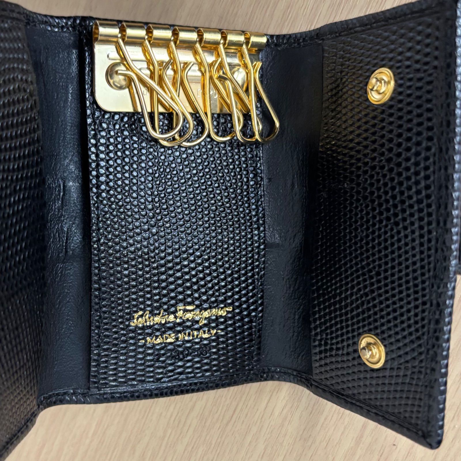 ▪️【未使用保管品】Ferragamo フェラガモ 6連キーケース ヴァラ