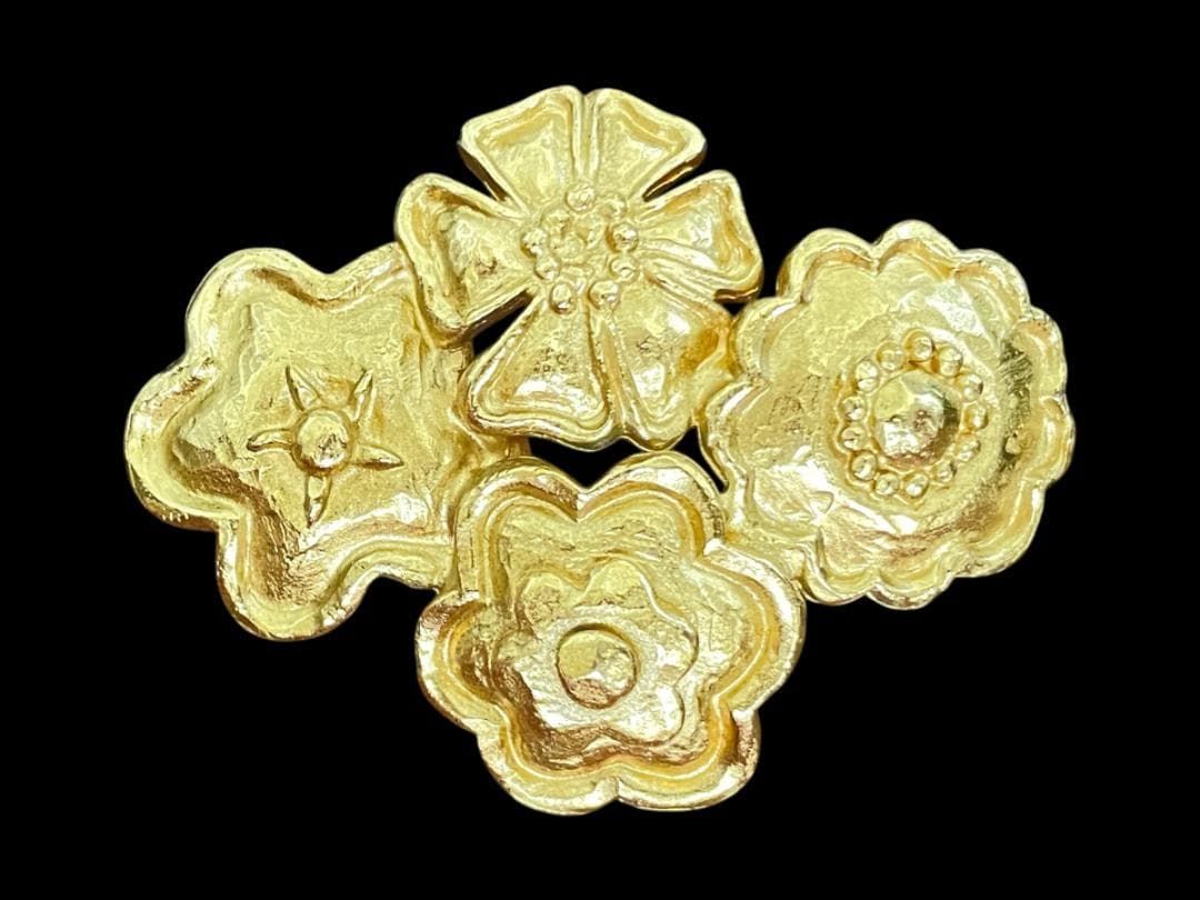 Ungaro 花モチーフ ブローチ ゴールド - メルカリ