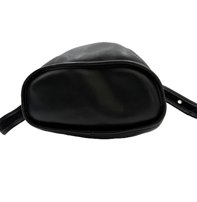 COACH コーチ 巾着 ショルダーバッグ レザー 肩掛け 斜め掛け可能