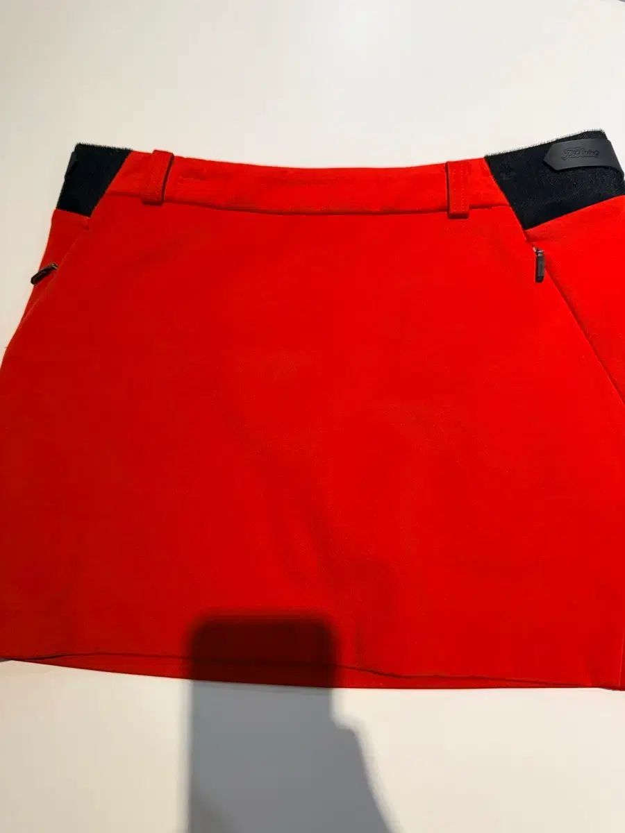 Titleist 赤色 ゴルフ スカートです