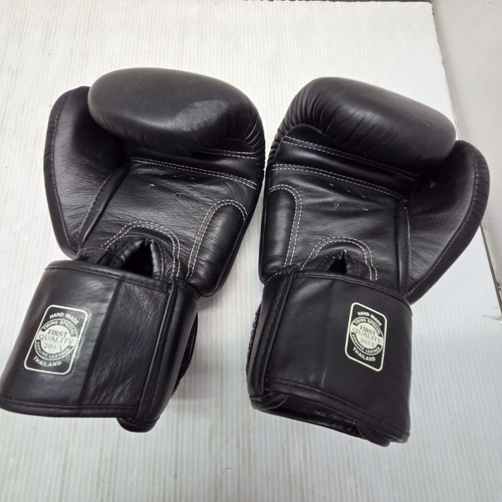 キックボクシング　セット　ツインズ、、マーシャルワールド 12 S00381 MARTIAL WORLD マーシャルワールド キックミット TWINS