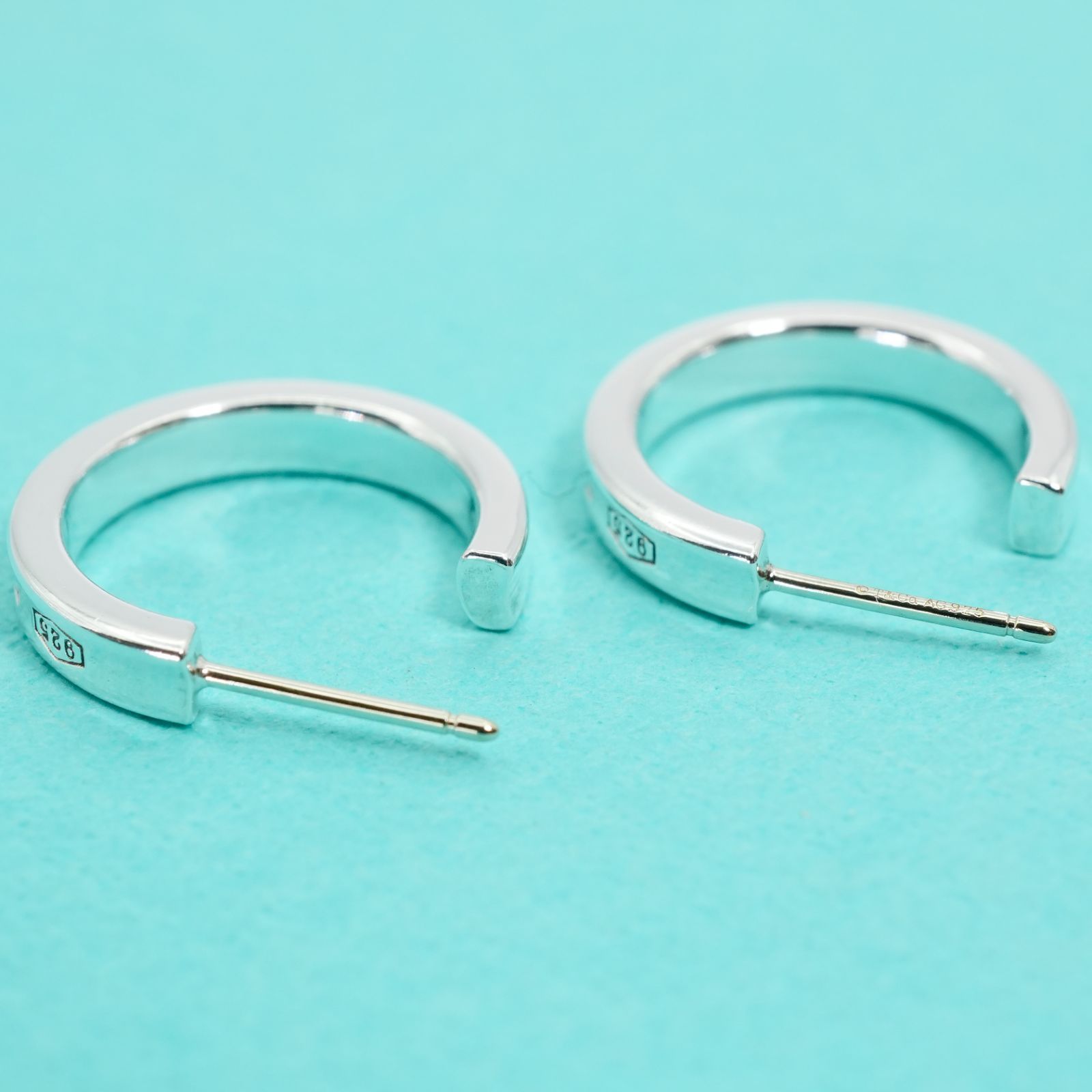 Tiffany ＆ Co. ティファニー ナローフープピアス スモール 片耳のみ 極美品 ティファニー 1837 ナロー フープ ピアス スモール/25-2359