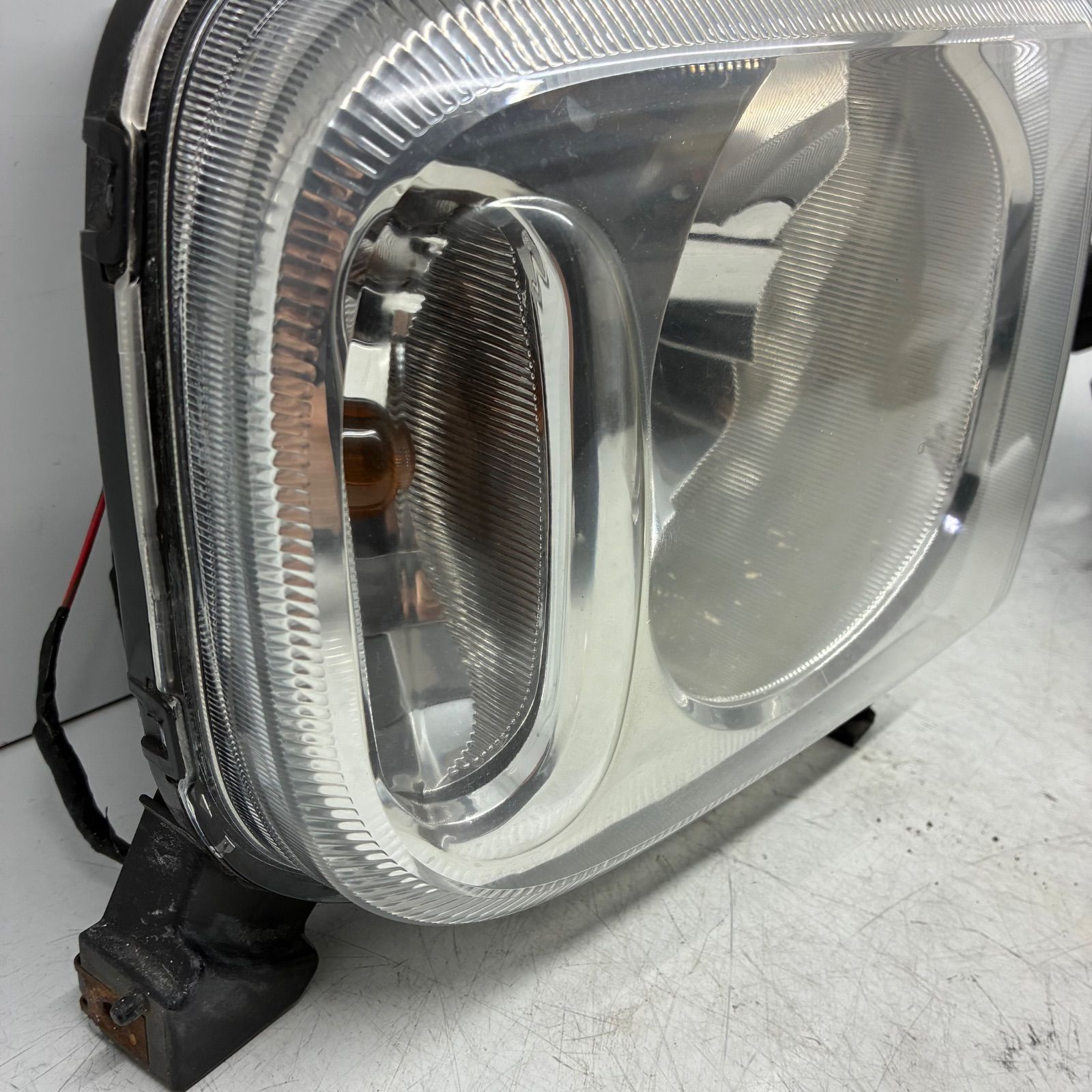 美品【コーティング済】スズキ HE21S アルト ラパン 後期 ヘッドライト