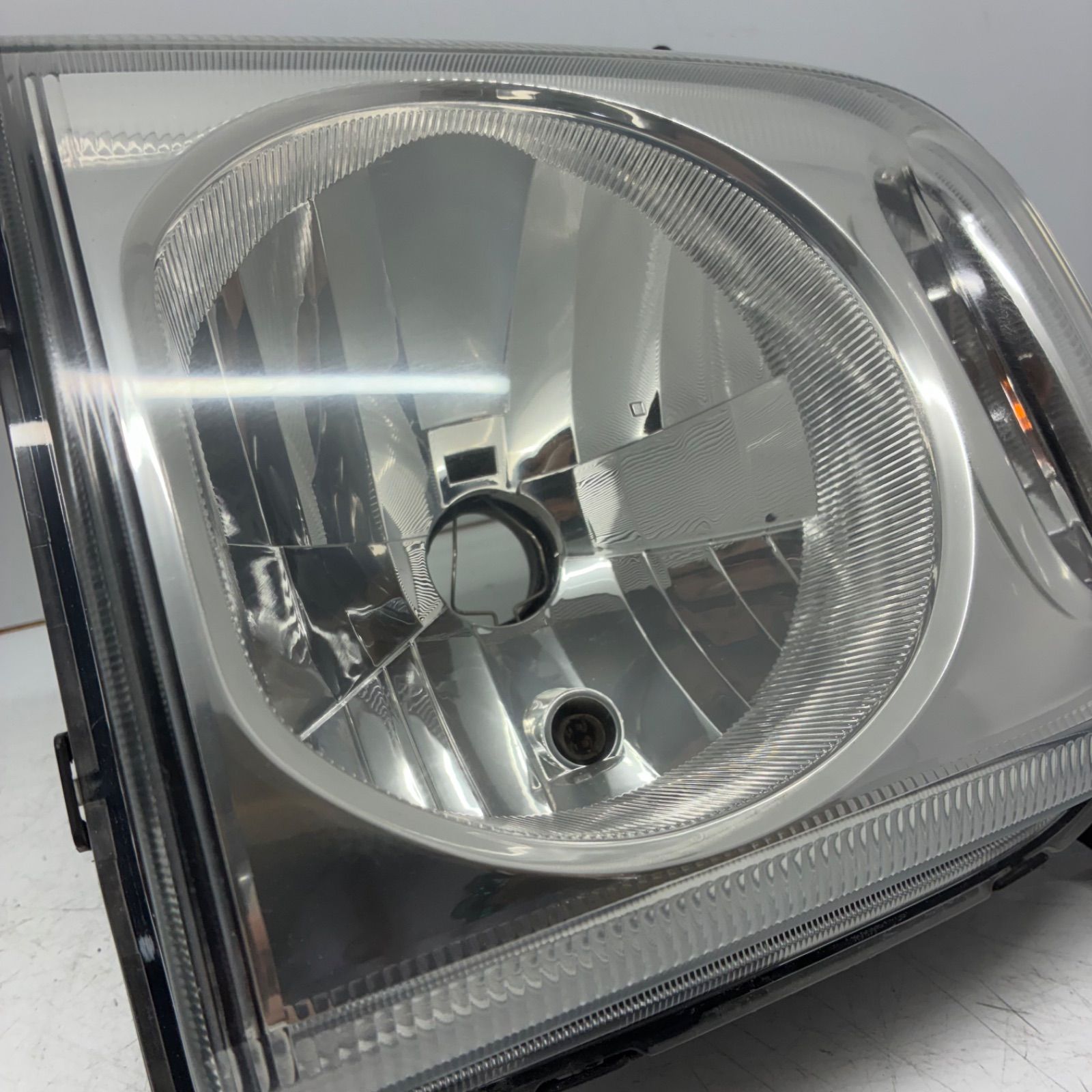 美品【コーティング済】スズキ HE21S アルト ラパン 後期 ヘッドライト