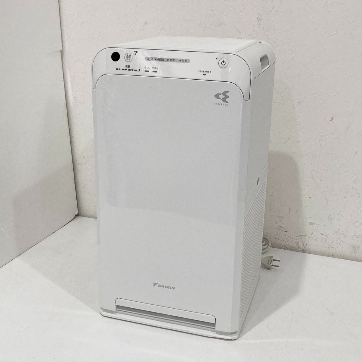 DAIKIN ダイキン　ストリーマ空気清浄機　ACM55X-W 未使用品 ダイキン ACM55X-W ストリーマ空気清浄機 25畳 コンパクト DAIKIN 集塵