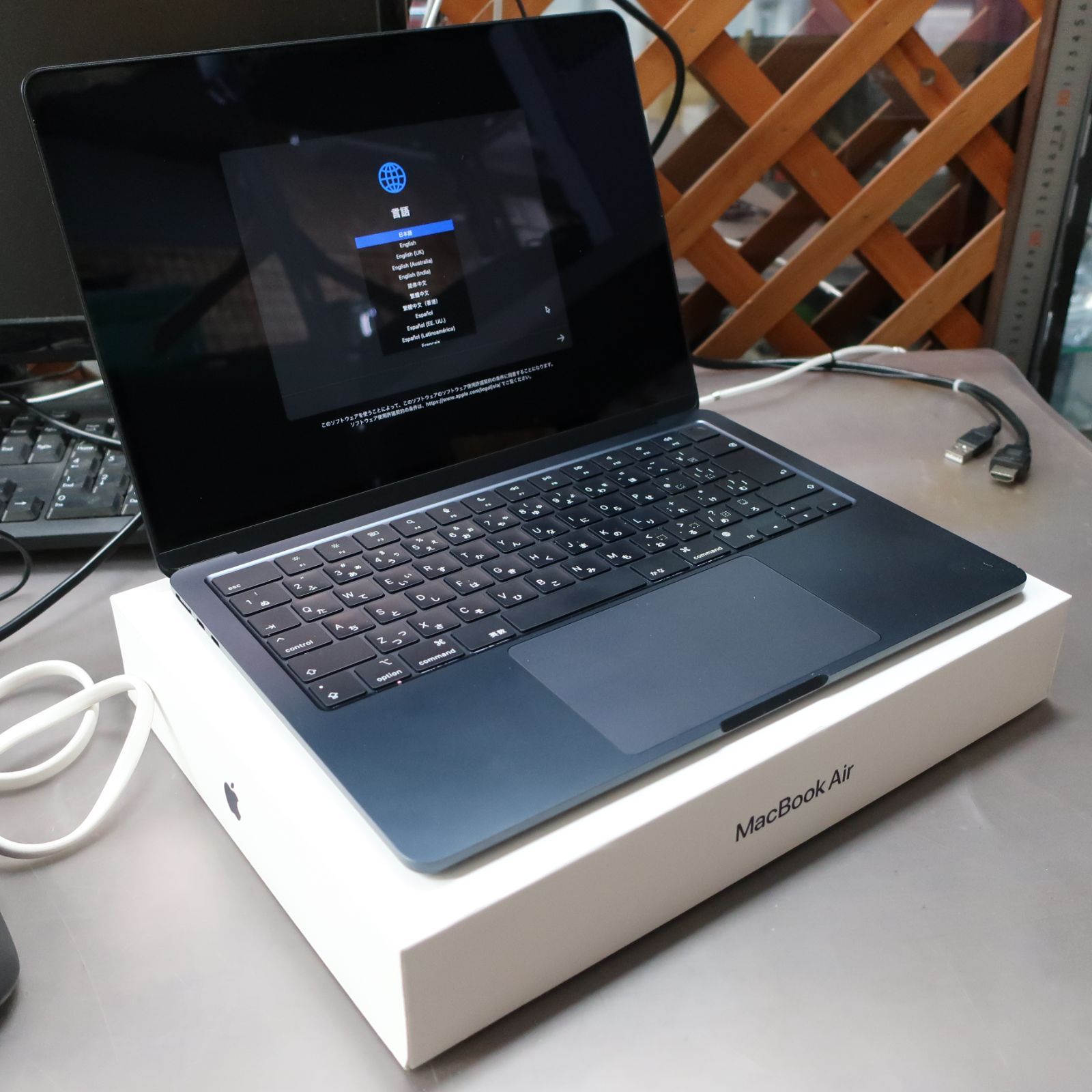 MacBook Air M2 2022 13.6インチ Liquid Retinaディスプレイ メモリ8GB