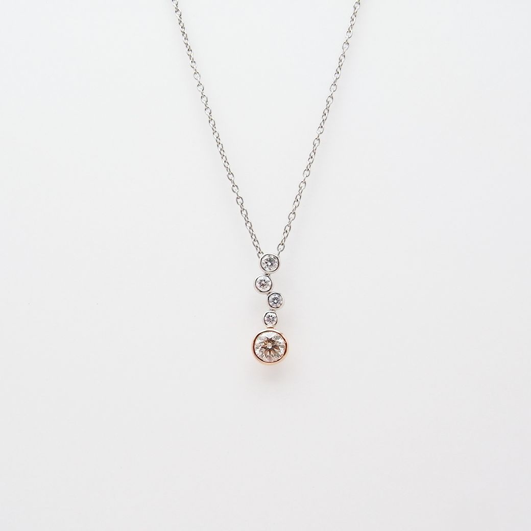 カシケイ ベゼル ペンダント ネックレス ブラウンダイヤモンド