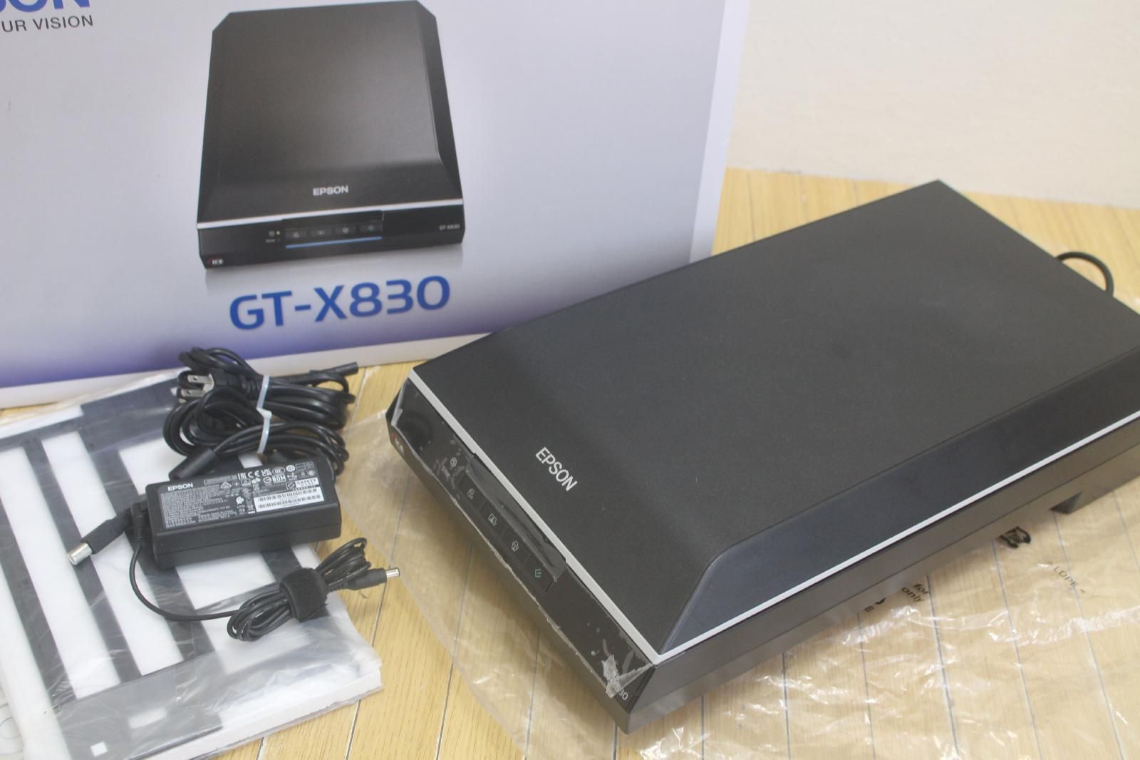 【極美品】EPSON エプソン フラットベッドスキャナー GT-X830 EPSON エプソン A4対応フラットベッドスキャナ GT-X830 - メルカリ