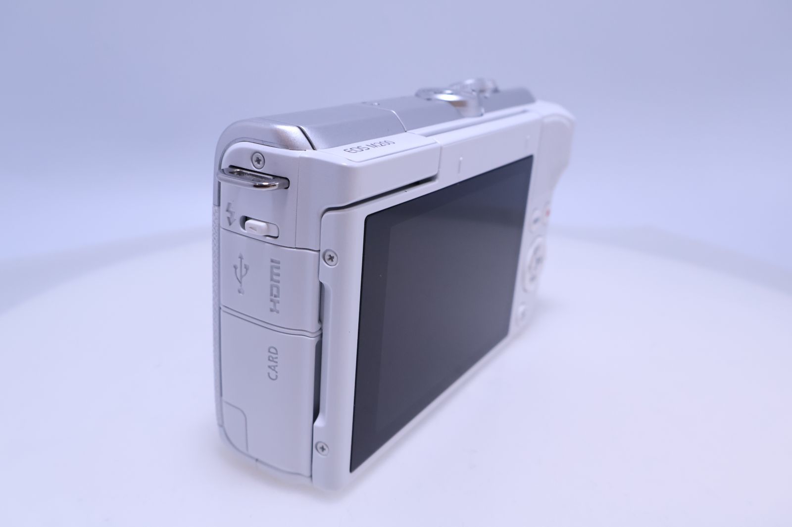 ほぼ新品】Canon EOS M200 ボディー ホワイト EOSM200WH-BODY ミラー