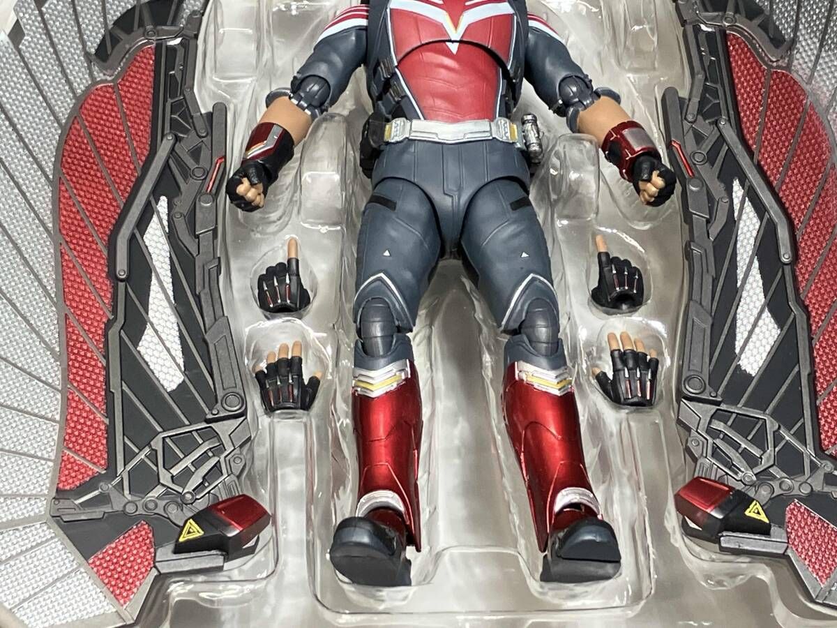売り値下 S.H.Figuarts ファルコンとウィンターソルジャーセット