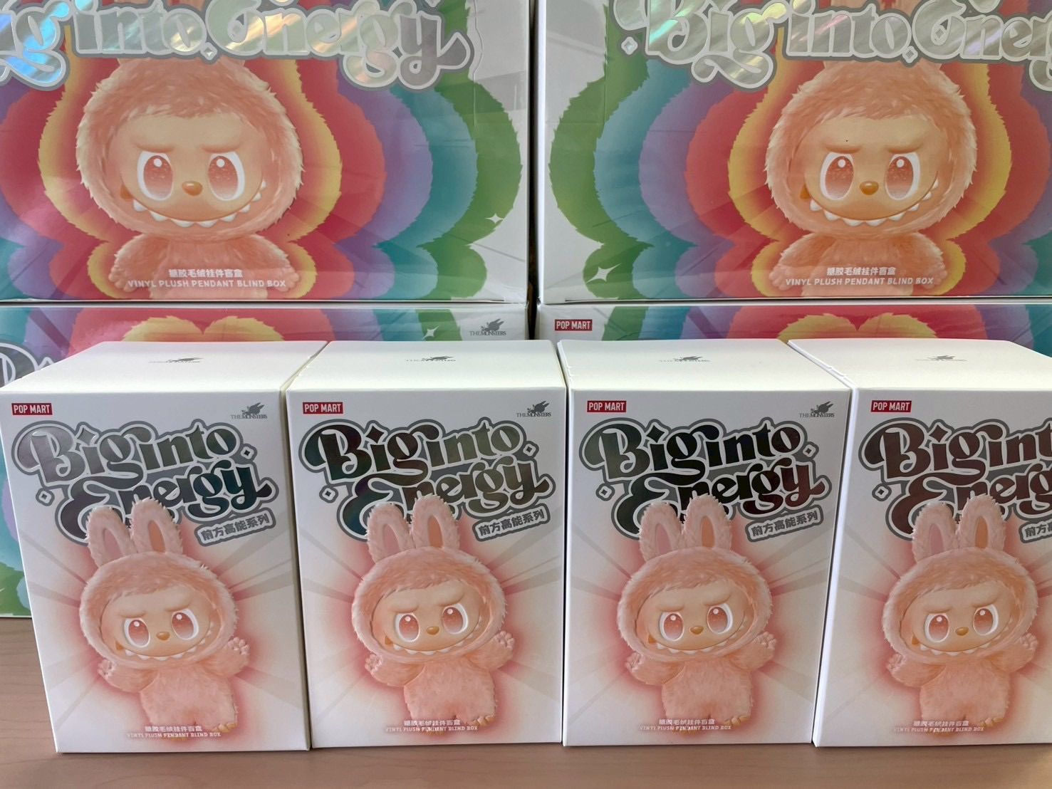 Labubu Energy 4ピース ラブブ ポップマート ぬいぐるみ エナジー 色かぶりなし シークレット 性あり うちわ 缶ケース