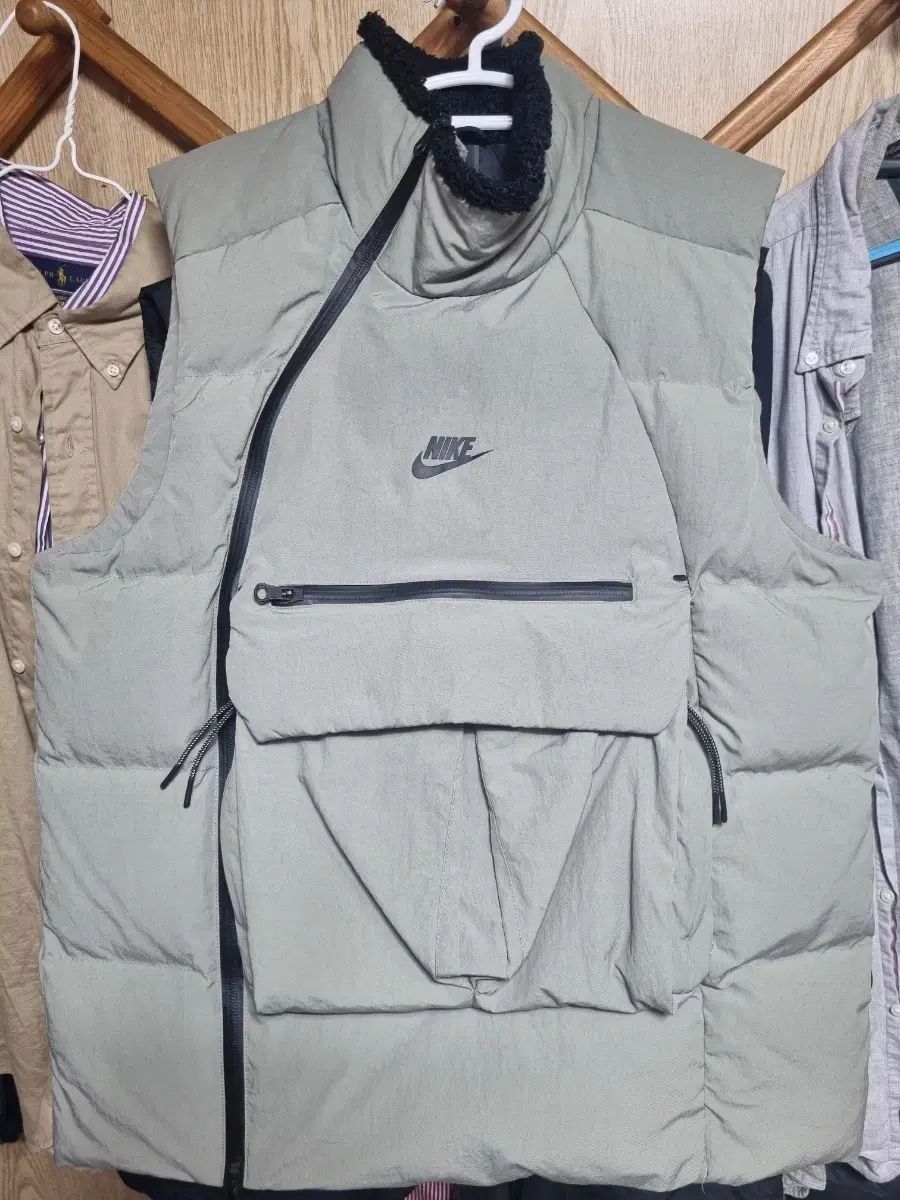 ナイキ テックパック シンセティックフィル ベスト 防寒ベスト ダウンベスト M
