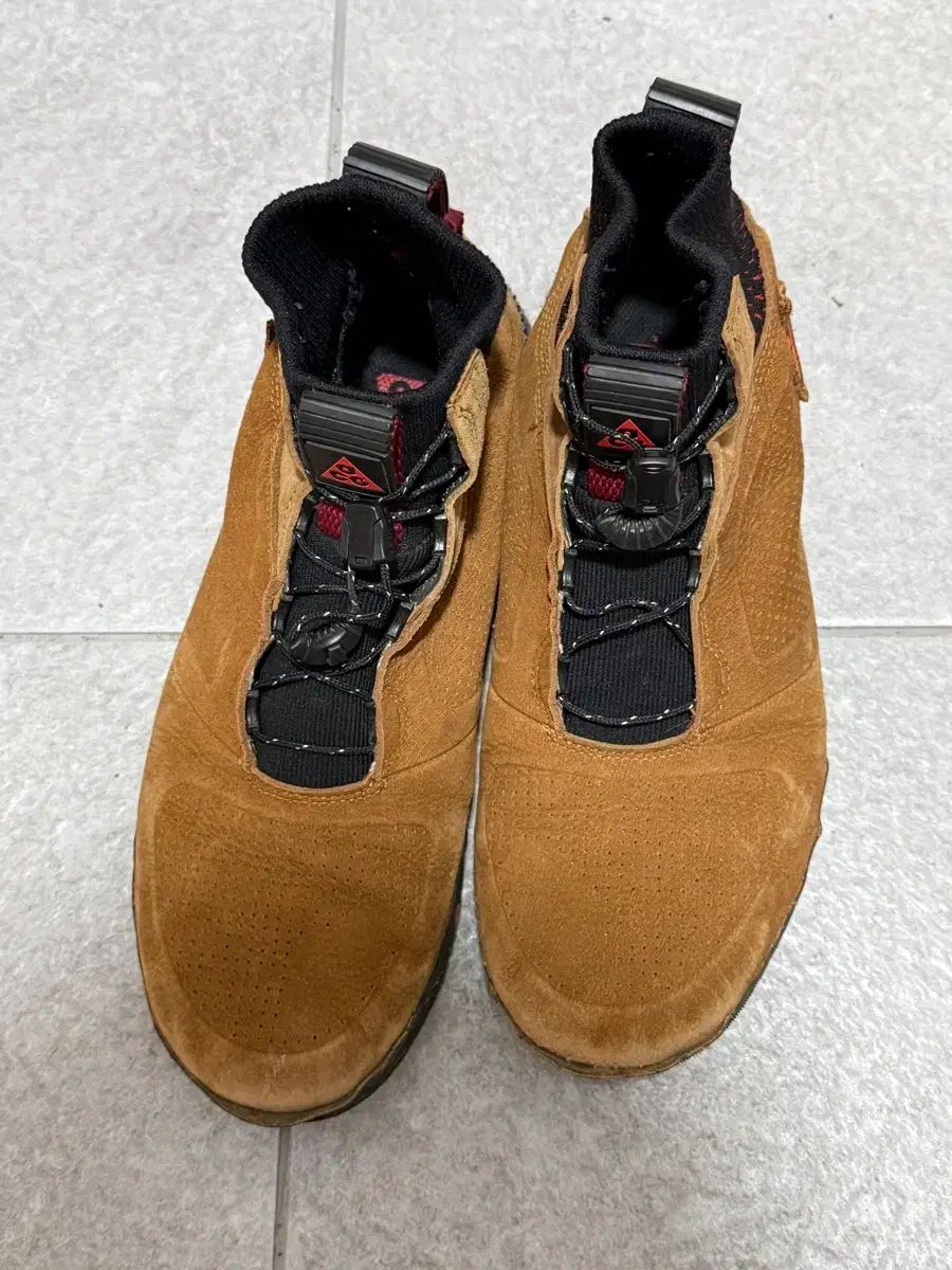 ナイキ ACG ラックリッジ 265