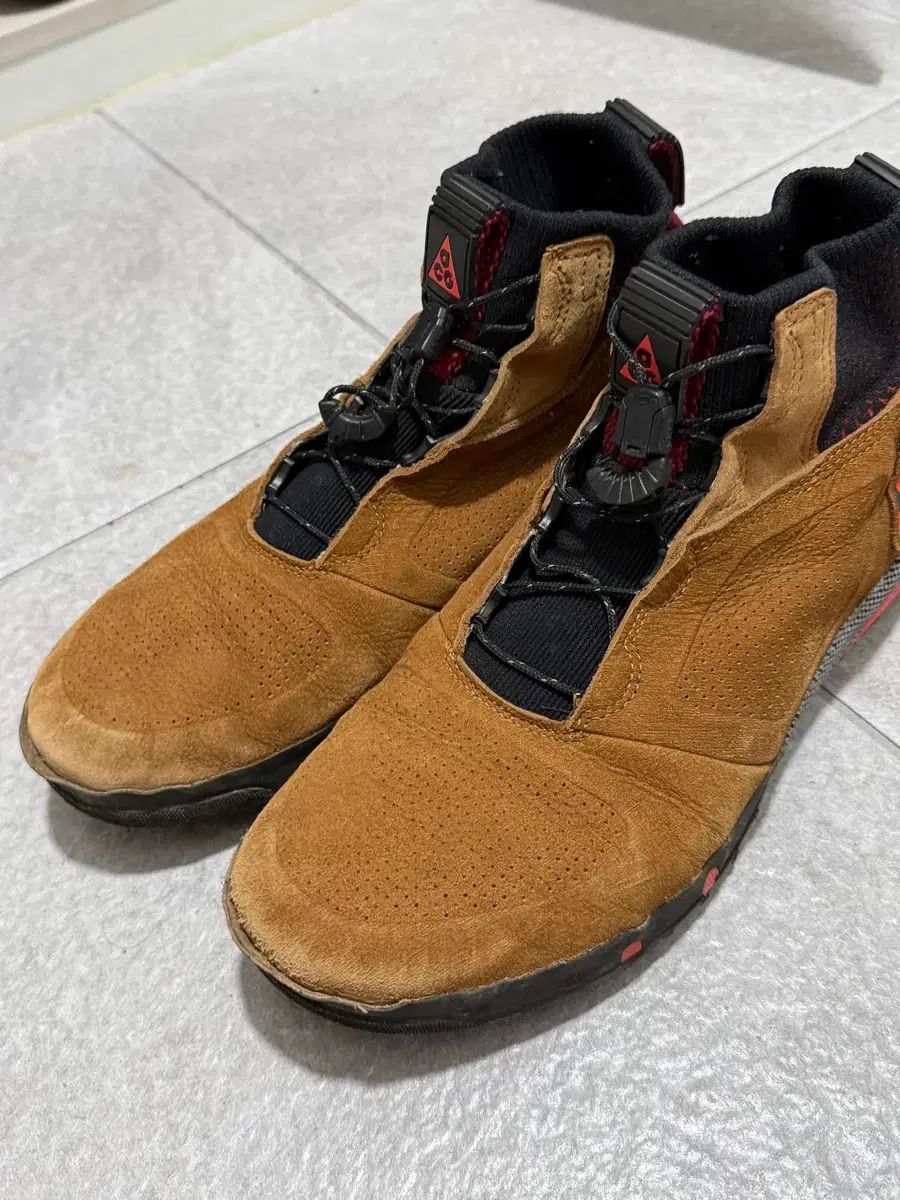 ナイキ ACG ラックリッジ 265