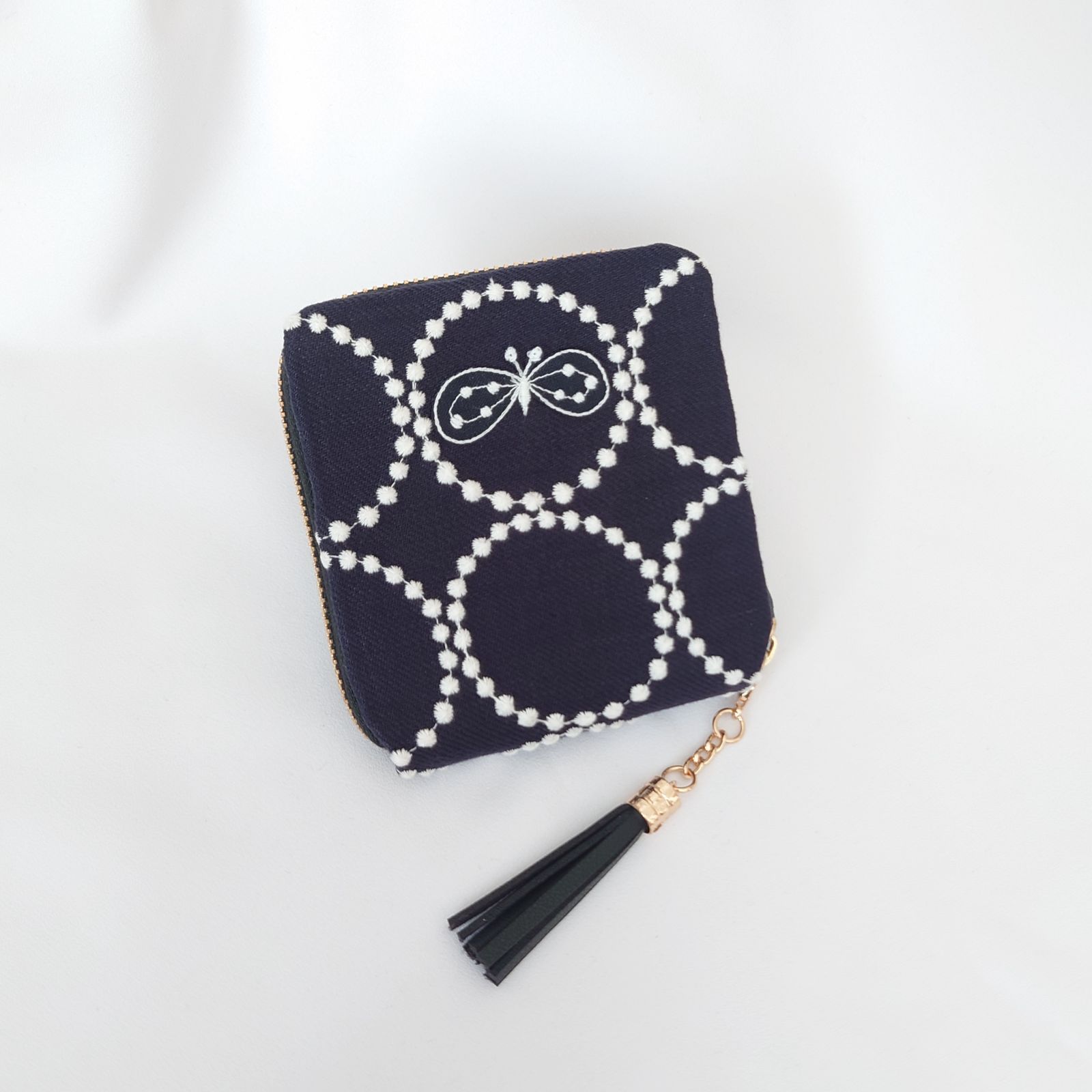 受注製作】刺繍3つ・ネイビー×ホワイト タンバリン タッセル付き二