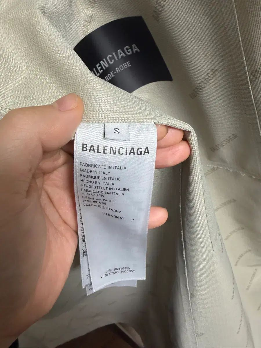 S バレンシアガ ガードローブ フーディー レインコート