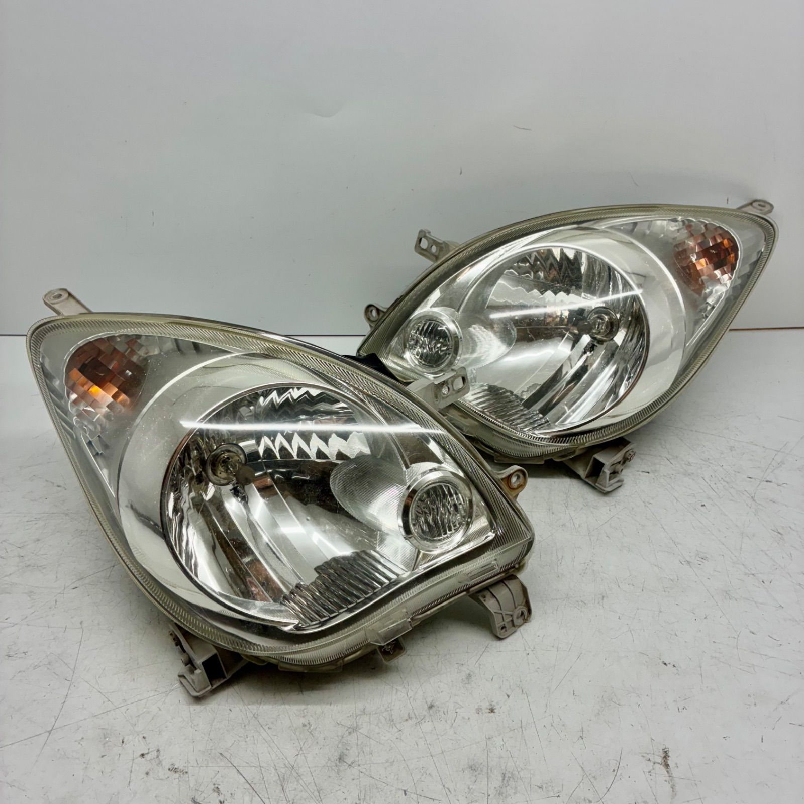 良品【コーティング済】ダイハツ L275S L285S L275V L285V ミラ ヘッド