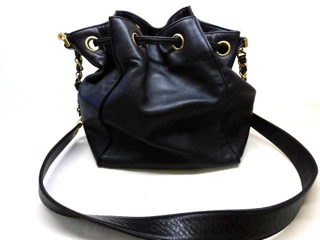 シャネル □ ヴィンテージ 巾着 ショルダーバッグ レザー 黒 ブラック
