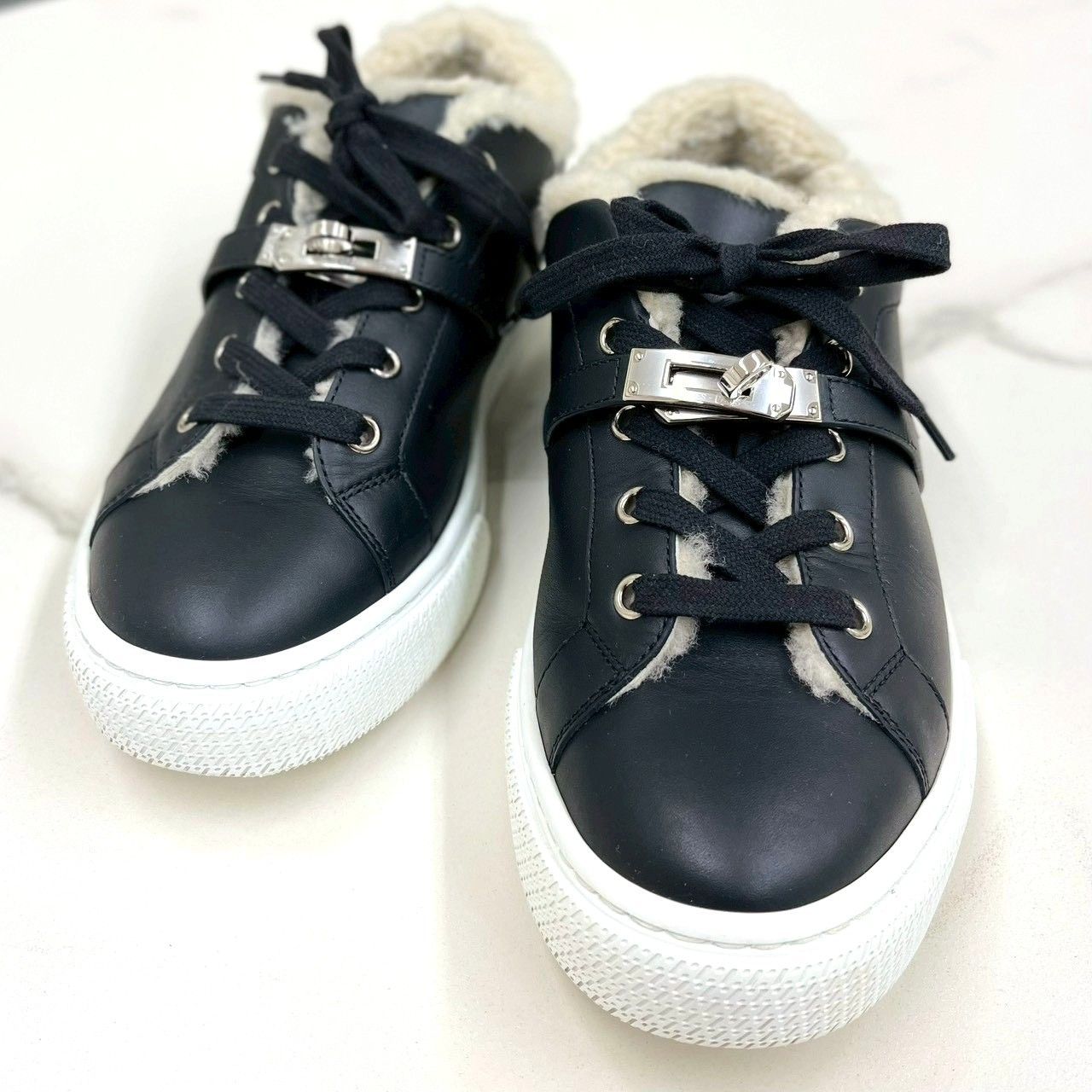 エルメス デイ ファー付き スニーカー 黒 サイズ23.5cm 美品☆ - メルカリ