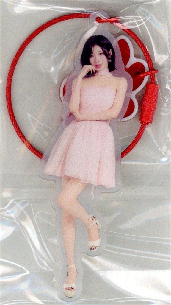 BABYMONSTER POP-UP STORE ASA ランダムフォトチャーム - メルカリ