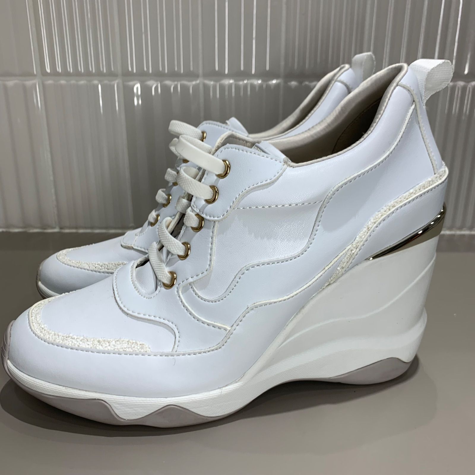 極美品✨+diana ホワイト 白 スニーカー プラスダイアナ ウェッジ 