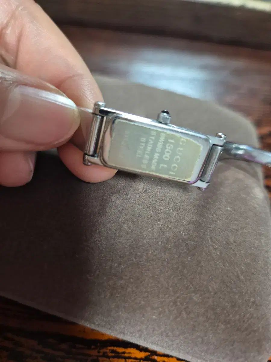 グッチ ヴィンテージ ウォッチ シルバー ブレスレット型