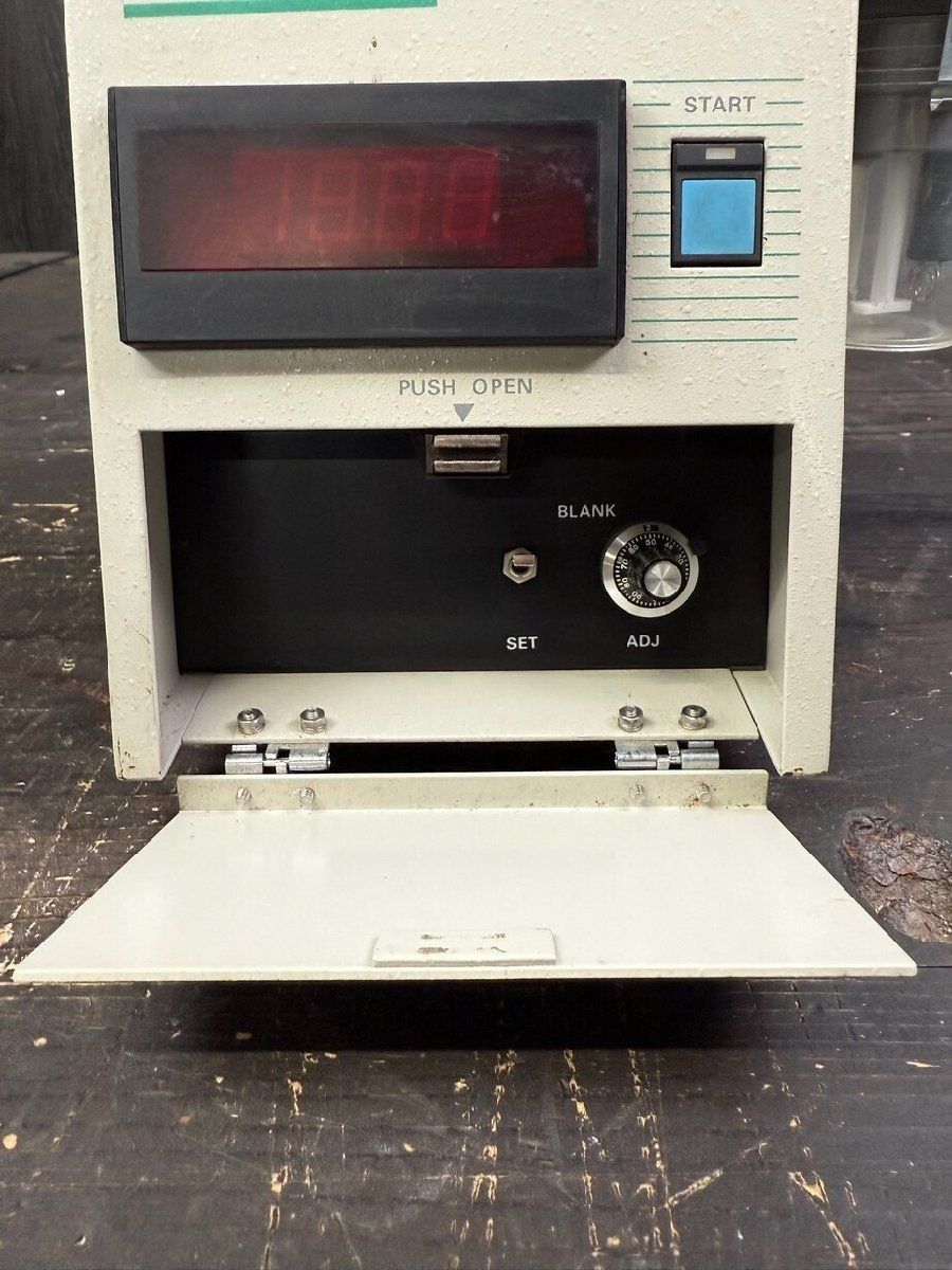  F 1196 オゾンカウンタ ZC 15 A オゾンモニタ 平沼産業 通電のみ SUB M 4 探知機 検知器 計測 検査