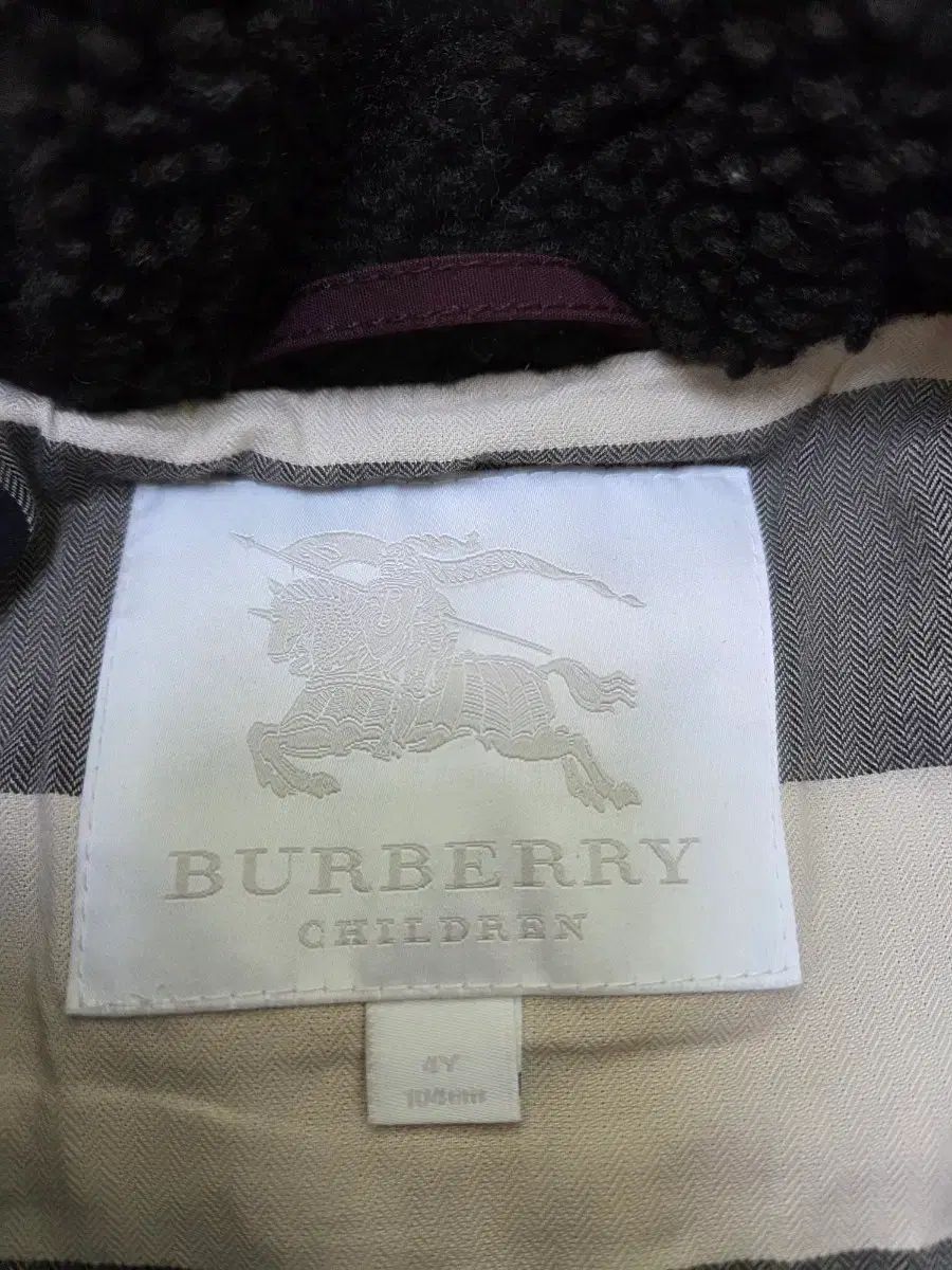 バーバリーキッズ マウンテンパーカー