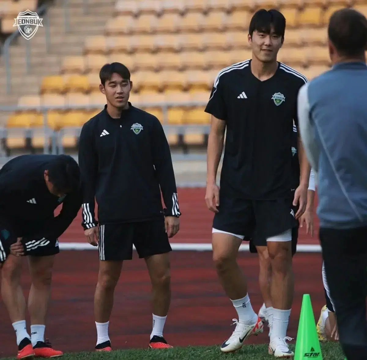 アディダス 全北現代モータース