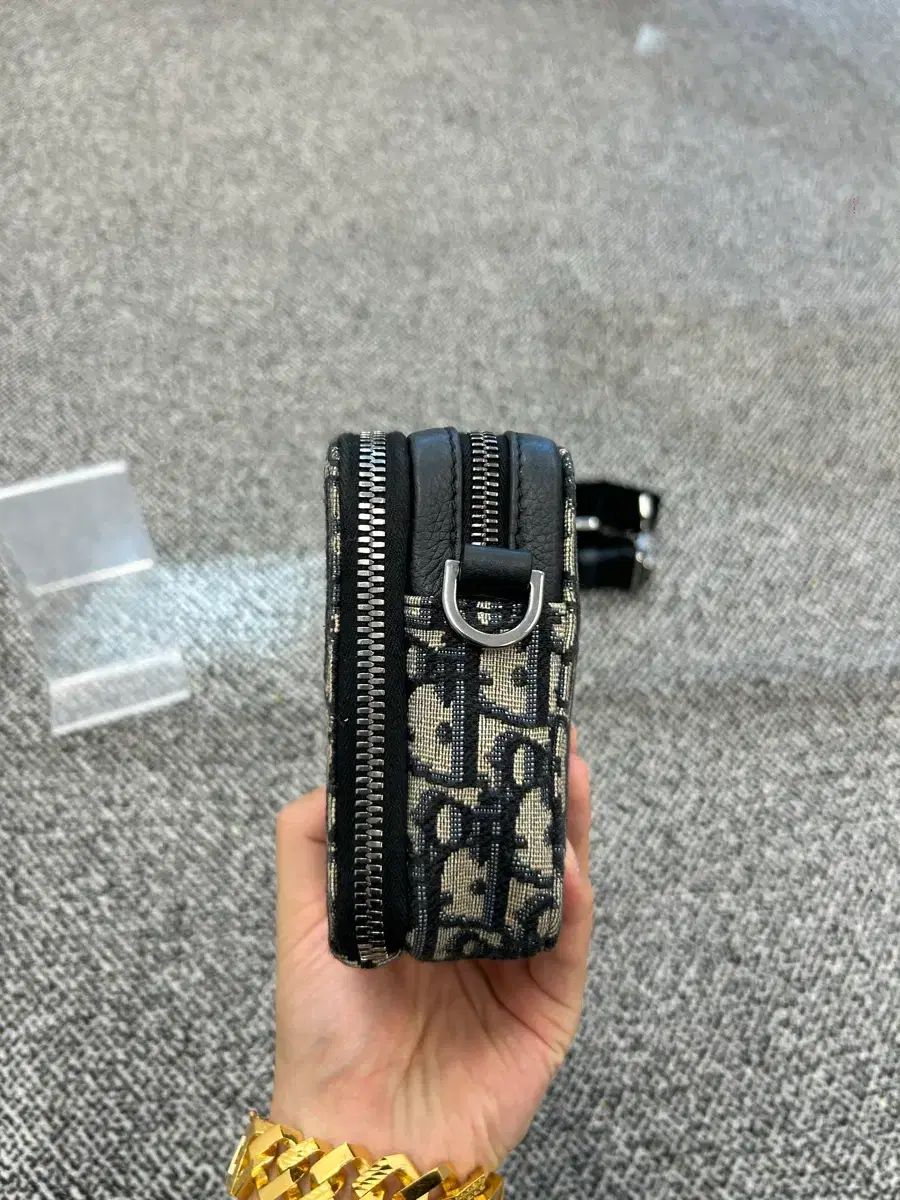 ストラップ ポーチ