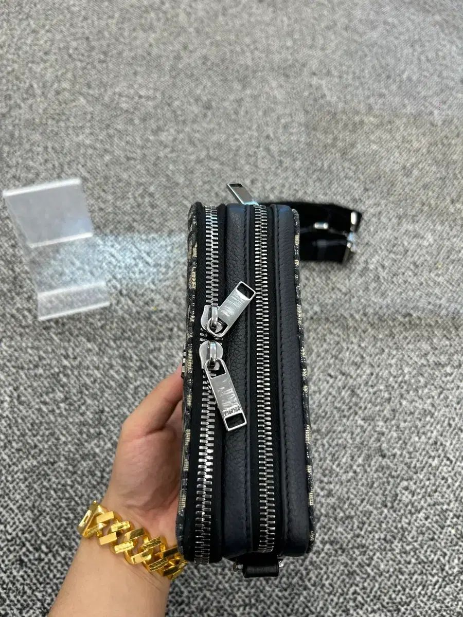 ディオール オブリーク