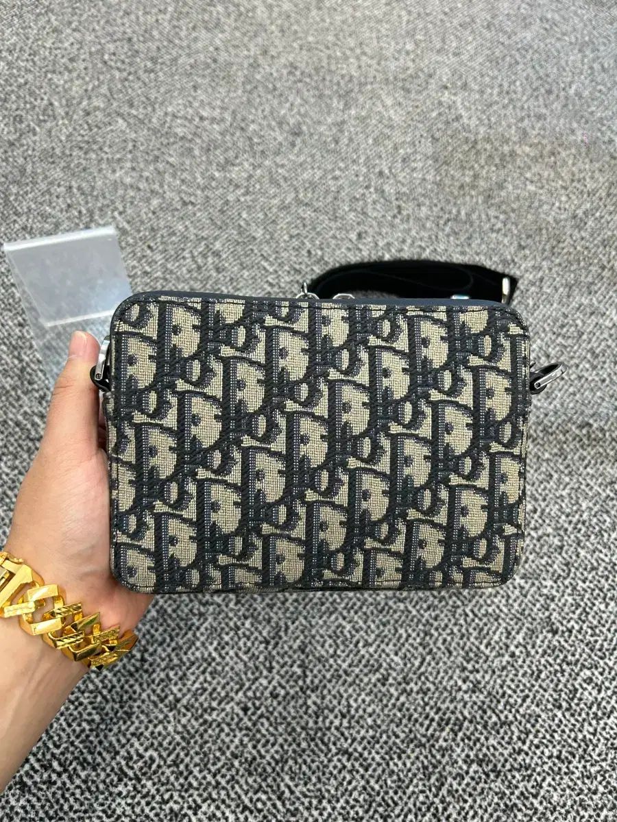 オブリーク ストラップ