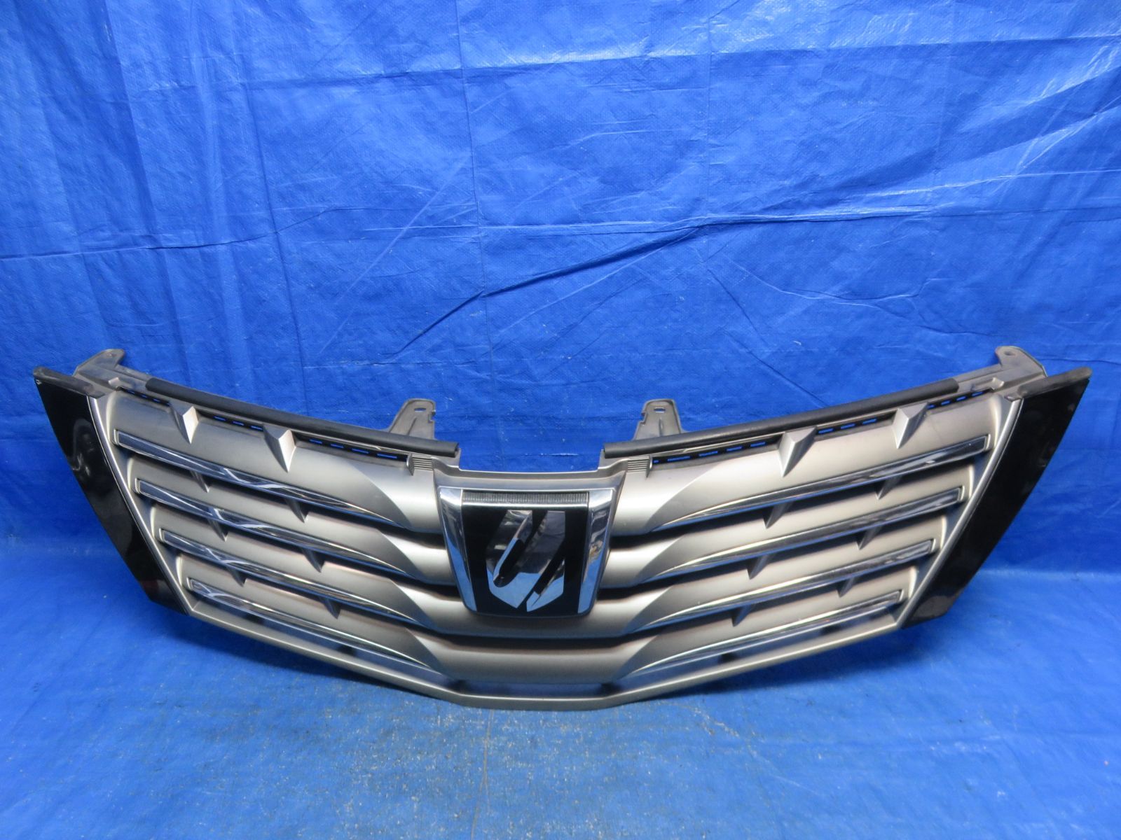 LA7826* アルファード GGH20W/前期 フロントグリル ラジエターグリル