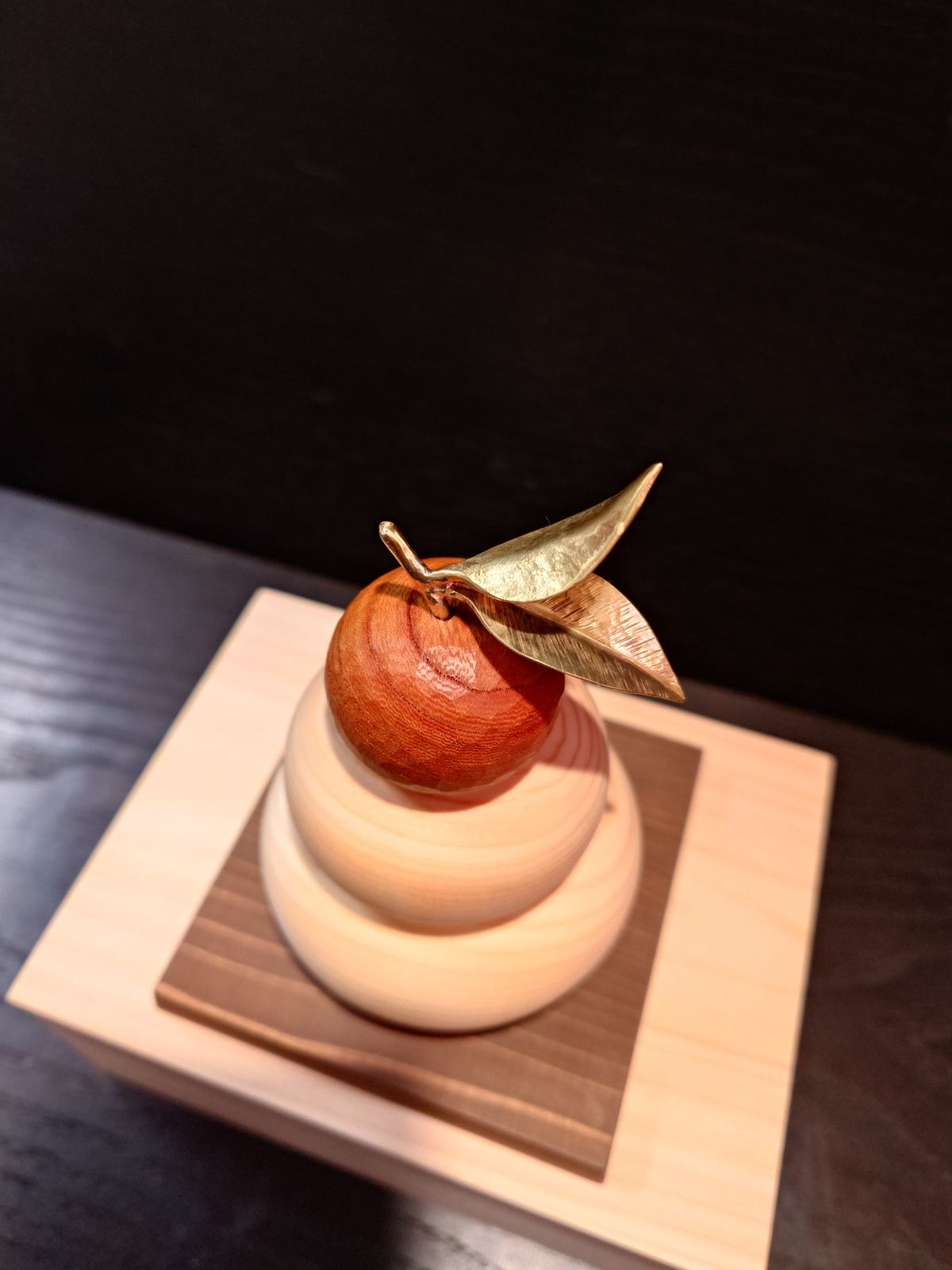 木製鏡餅 小 手彫り橙 木箱入り 木製鏡餅 小size 手彫り橙 木箱付き【今季終了】 | Gakuworks