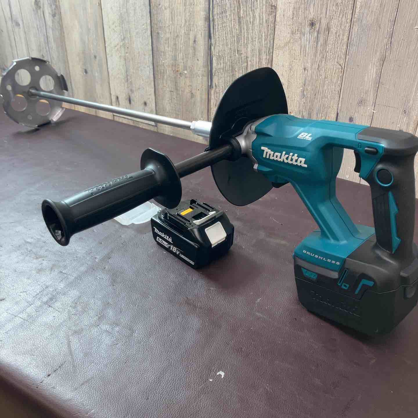品 マキタ makita コードレスかくはん機 UT 130 DZ 充電1回バッテリー 18 V 6.0 Ah BL 1860 B 付 充電式撹拌機